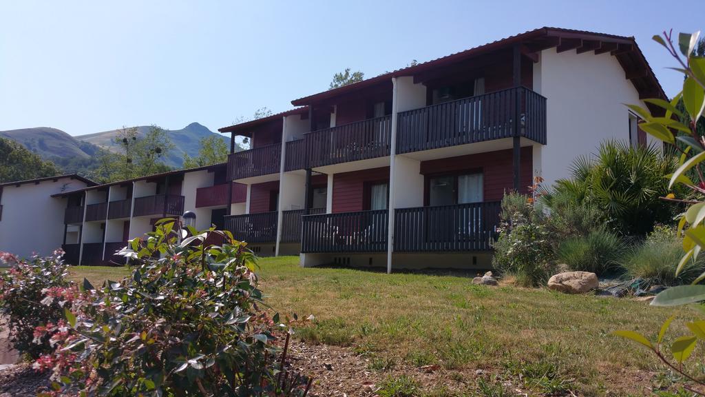 Отель Vvf Pays Basque Сент-Этьен-де-Баигорри Экстерьер фото