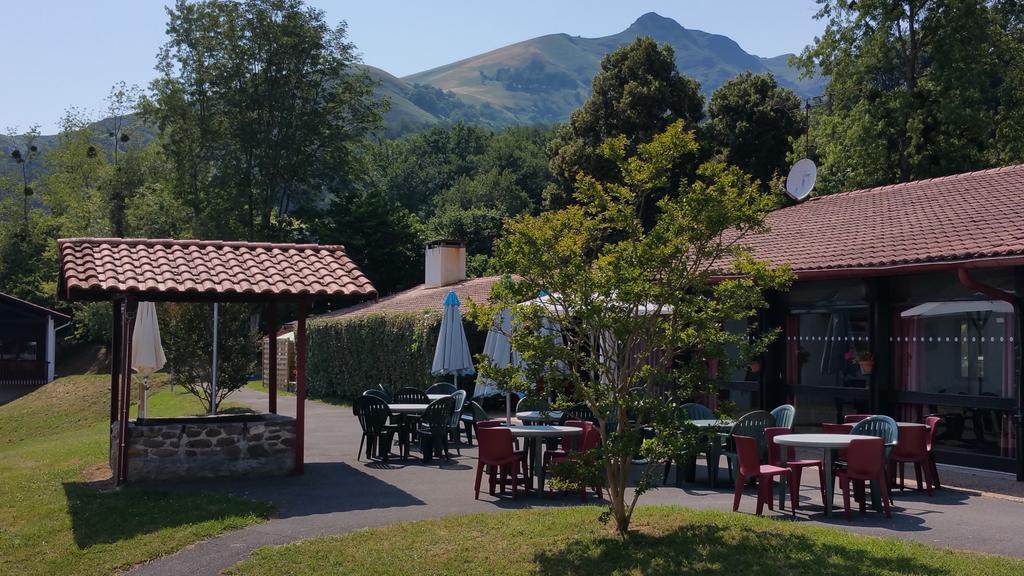 Отель Vvf Pays Basque Сент-Этьен-де-Баигорри Экстерьер фото